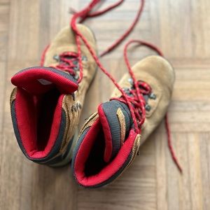 COLUMBIA hiking boots